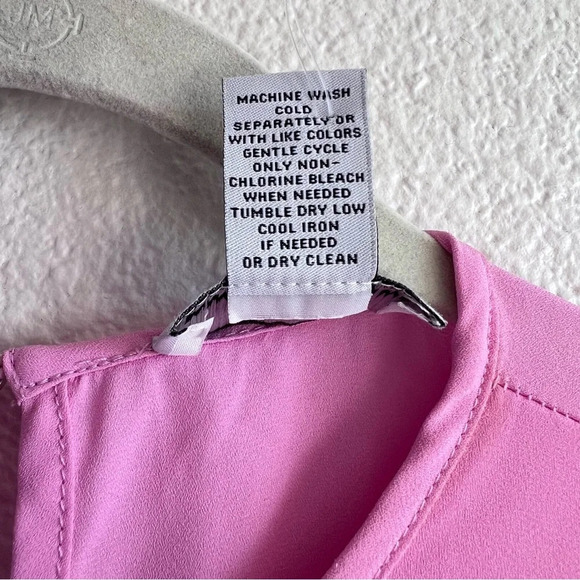 Carmen Marc Valvo Pink Flutter Sleeve Snap Front Blouse - Picture 11 of 13